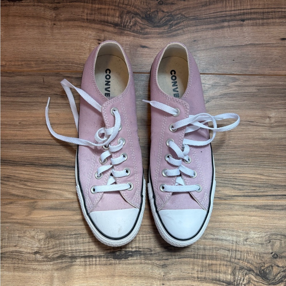 Converse: Pink Sneakers- Women’s size 9